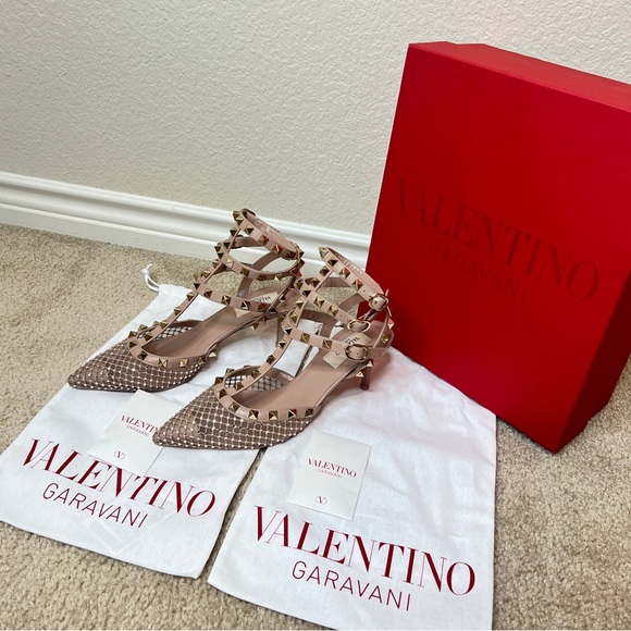 💕Valentine’s day Gift💕 VALENTINO GARAVANI
Rockstud 65 embellished leather pumps - Picture 6 of 10